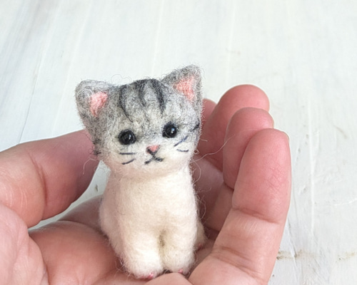 ◾再販 羊毛フェルトの小さな子猫(グレーとら猫) 猫グッズ 猫