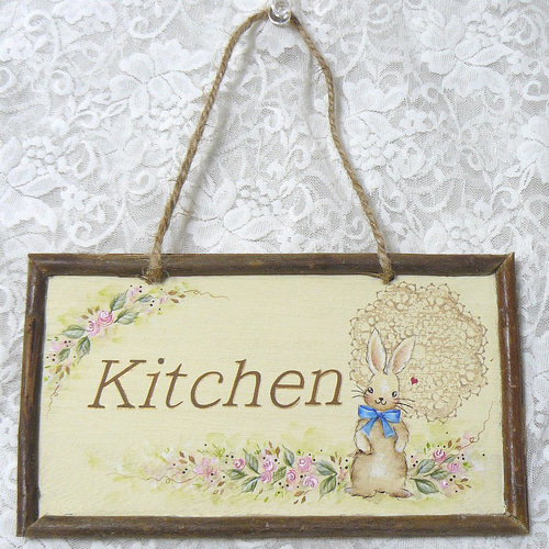 ウサギのドアプレート❤文字入れ可（トールペイント・受注製作） 表札