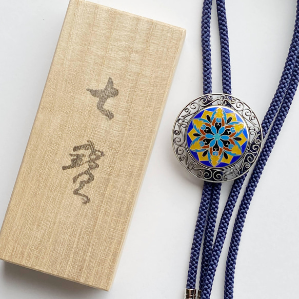 十二棱鏡 Aoheki 景泰藍洁具環領帶（領結） 純銀金屬景泰藍 銀金屬配件和絲綢繩 第7張的照片