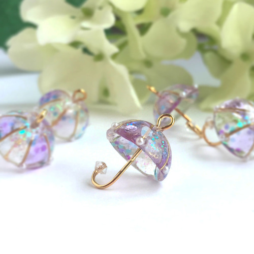 雨の日の傘のピアス・イヤリング 紫 パープル 雫 しずく 紫陽花 梅雨