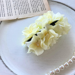 イエロー　紫陽花　バナナクリップ　造花　アーティフィシャルフラワー　梅雨　ヘアアクセサリー　ブライダル 3枚目の画像