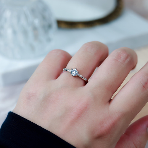 MR68】キラキラCZダイヤモンドの指輪 婚約リングのような美しい