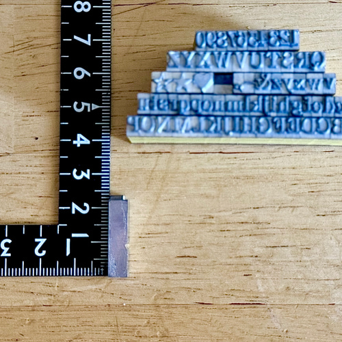 活字 3号 2セット アルファベットと数字、記号各2個 総個数140個