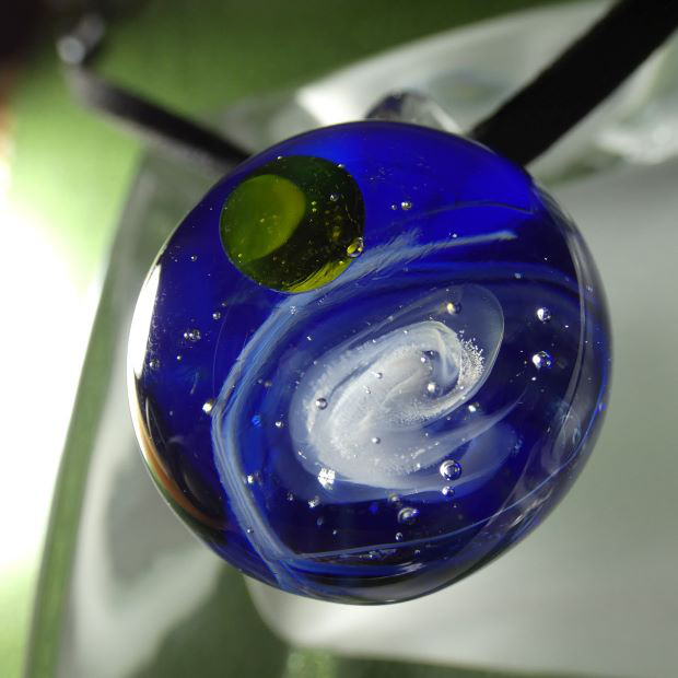 宇宙ガラス、惑星NO.7（星雲、星、ガラス、ペンダント）