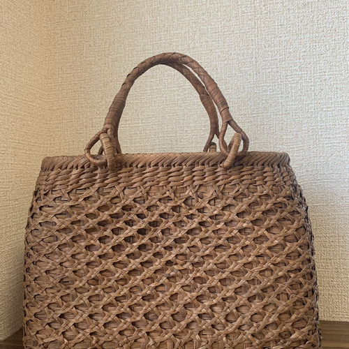 山葡萄　山葡萄籠バッグ　手作り　山葡萄かごバッグ　二重編み　内布あり 山葡萄 山葡萄籠バッグ 手作り 山葡萄かごバッグ 二重編み 内布