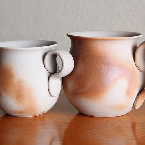 備前焼の丸いかわいいマグカップ（明るめ） マグカップ 備前焼 器