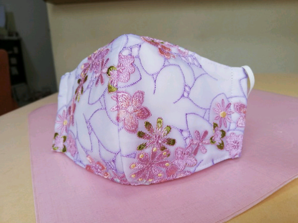 春の桜ピンク刺繍マスク(ラベンダー) 1枚目の画像