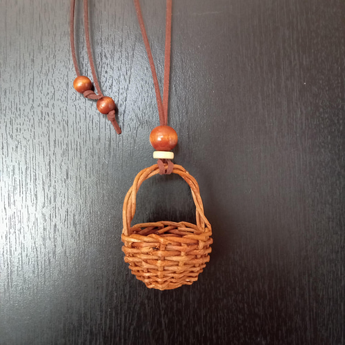 あけびつるバッグ チャームプレゼント