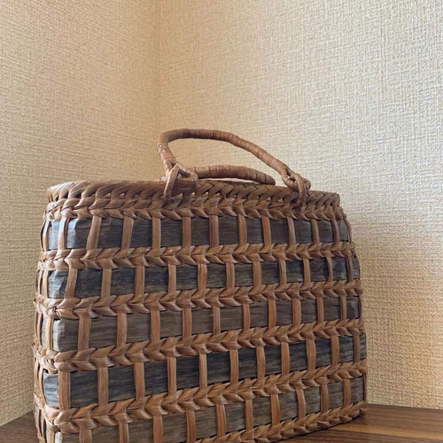 胡桃&amp;山葡萄かごバッグ Amazon | [山葡萄] 胡桃 かごバッグ 手作り くるみ 山ぶどう 鞄