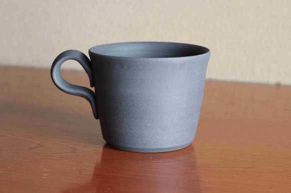 備前焼のコーヒーカップ（ブルーグレー、ストレート） 2枚目の画像