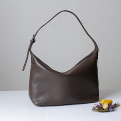 レトロな革ショルダーバッグ斜め掛けスマホショルダー長財布収納可能 4枚目の画像