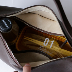 レトロな革ショルダーバッグ斜め掛けスマホショルダー長財布収納可能 9枚目の画像