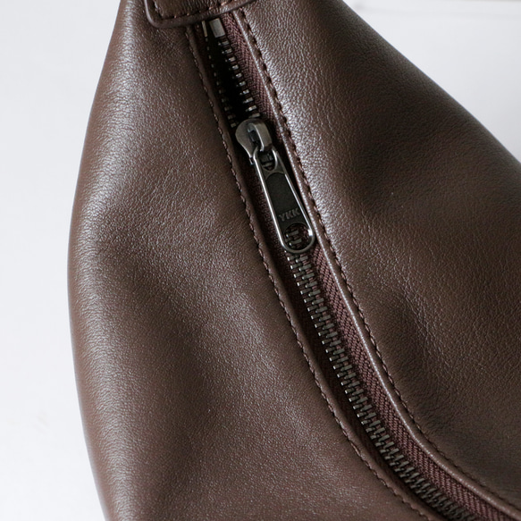 レトロな革ショルダーバッグ斜め掛けスマホショルダー長財布収納可能 5枚目の画像