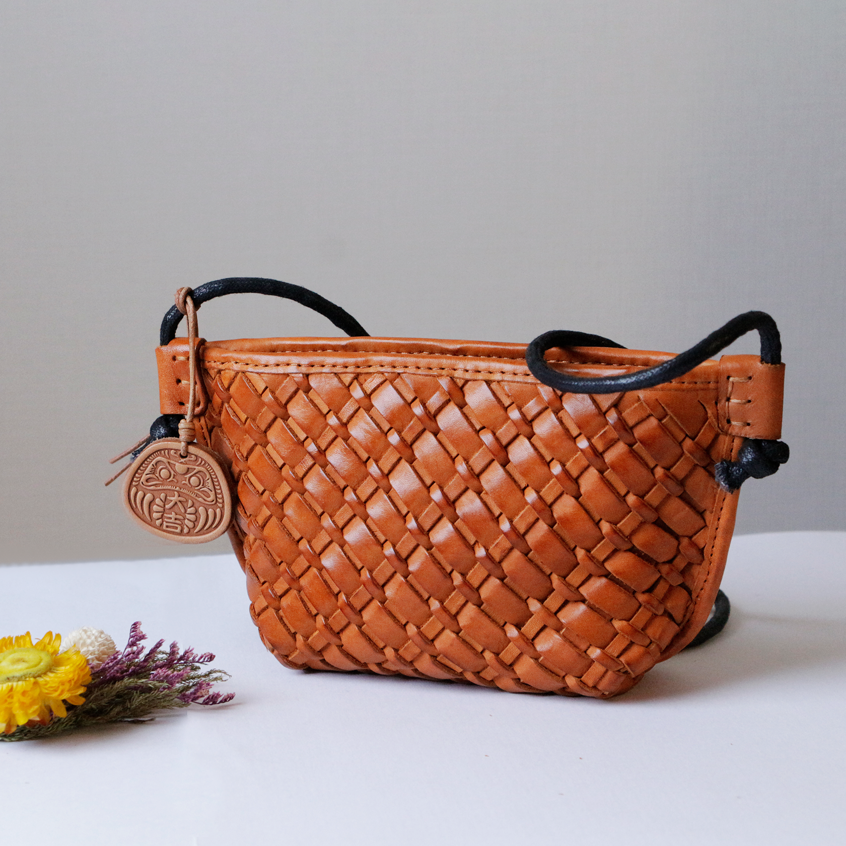 手編みヌメ革ショルダーバッグスマホポーチ小物入れ オレンジ色