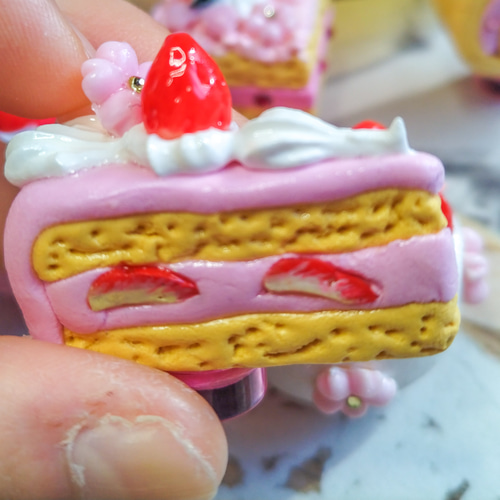 イチゴと桜のコラボ！スイーツマグネット5個セット(季節限定) スイーツ