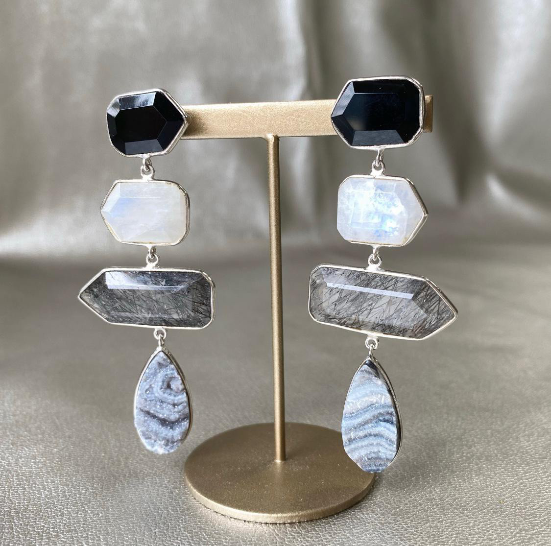 《SV925＋ロジウムコーティング》天然石ピアス◇オニキス◇Rムーンストーン◇ブラックルチルクォーツ◇ドゥルージー