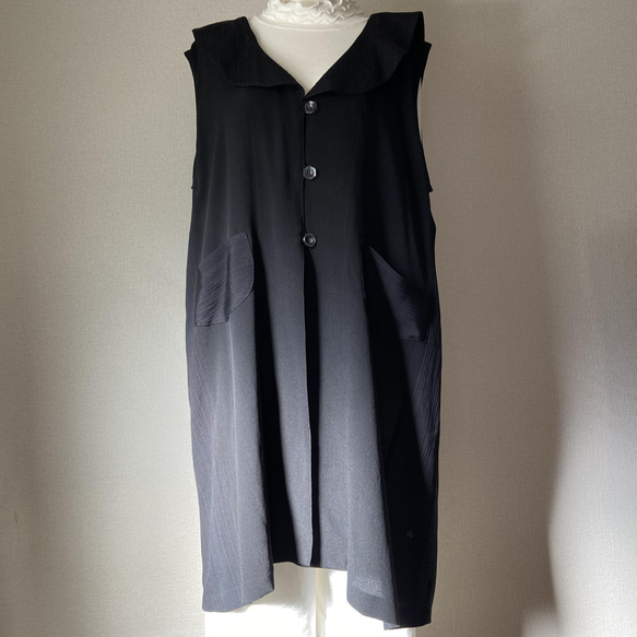 着物リメイク　フリル衿のロングジャケット　黒　ブラック 1枚目の画像