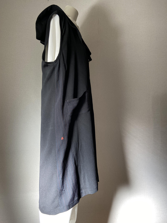着物リメイク　フリル衿のロングジャケット　黒　ブラック 5枚目の画像
