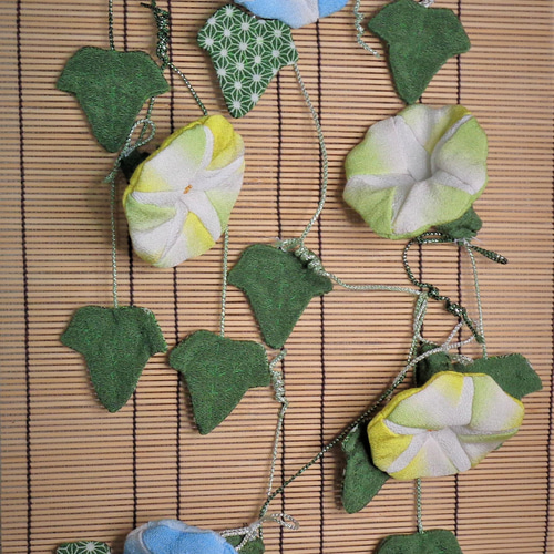 ちりめんで作った季節のタペストリー＜花シリーズ＞ タペストリー