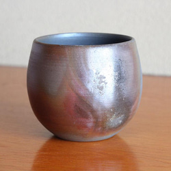備前焼のコロンと丸いカップ（渋め、小さめ） 1枚目の画像