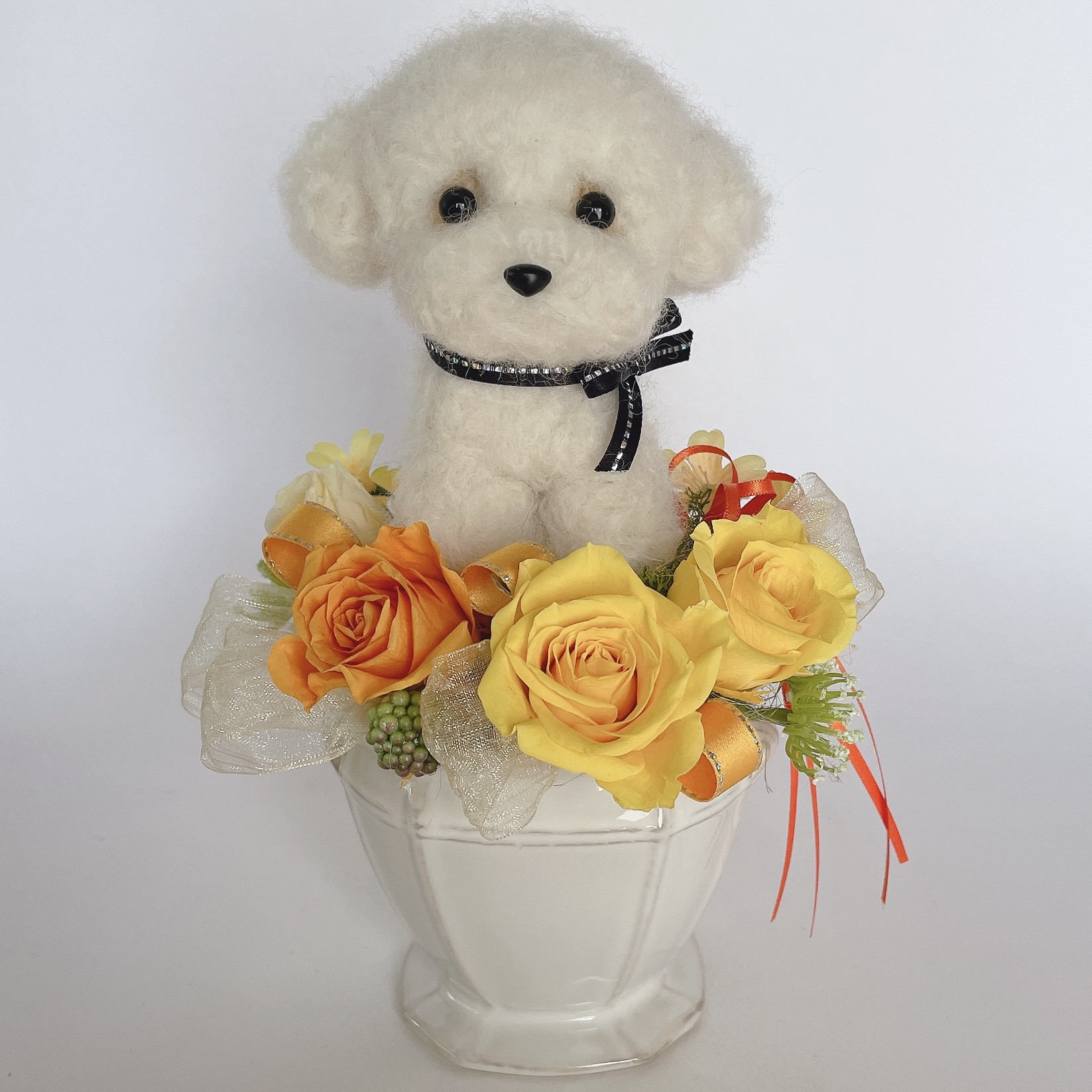 トイプードル（白）のプリザーブドフラワーアレンジメント（イエロー）　犬　母の日　花