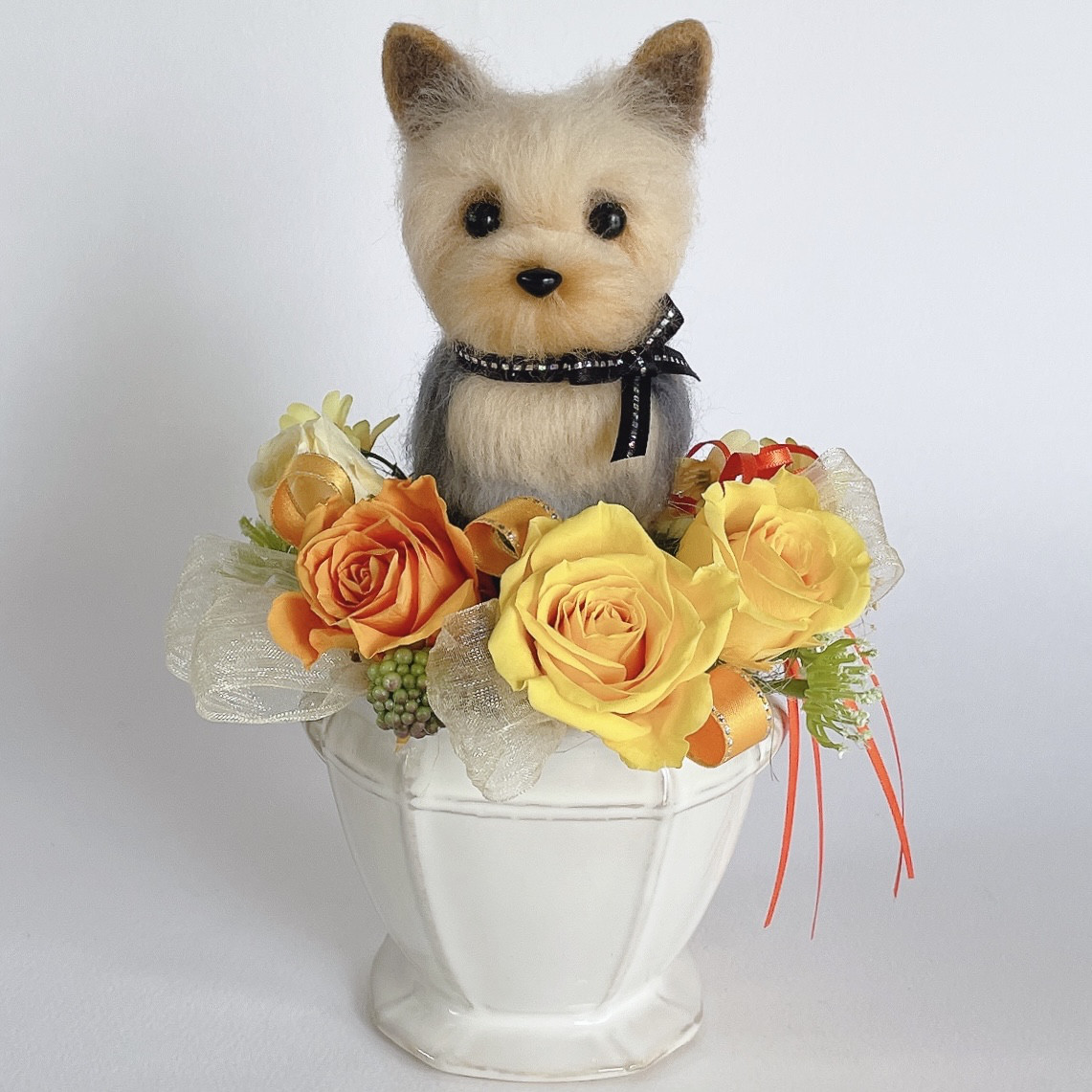 ヨークシャーテリアのプリザーブドフラワーアレンジメント（イエロー）　犬　母の日