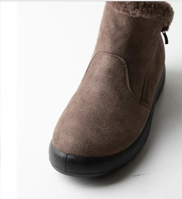 暖和得像毯子一樣！側拉鍊設計，穿脫方便。溫暖又舒適！毛絨短靴 第5張的照片