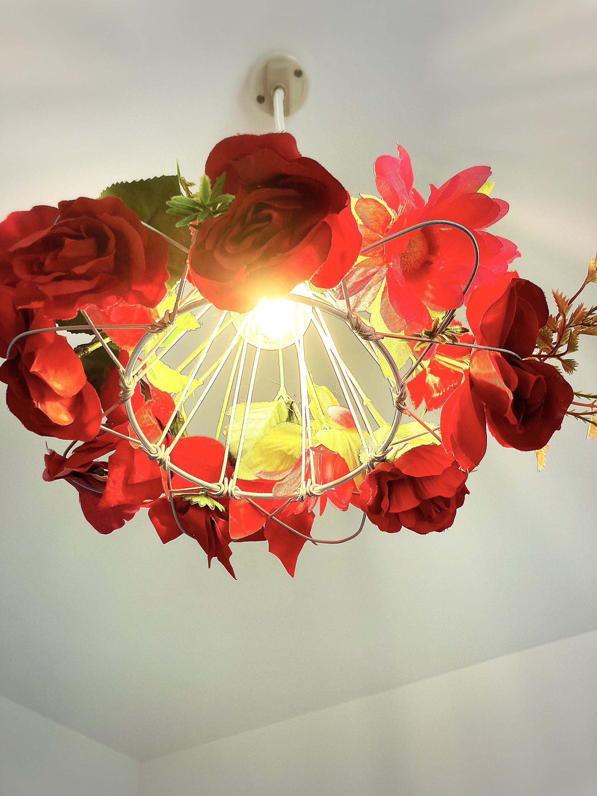 バラの吊り下げランプ