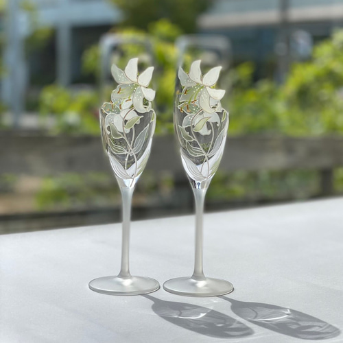 Creema限定【ユリ】百合絵付けペアシャンパングラス｜カサブランカ結婚