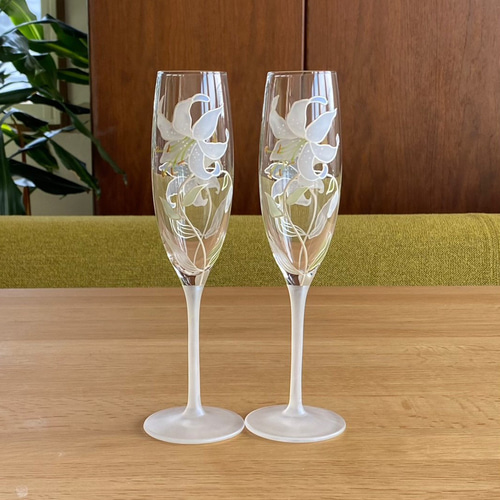 Creema限定【ユリ】百合絵付けペアシャンパングラス｜カサブランカ結婚