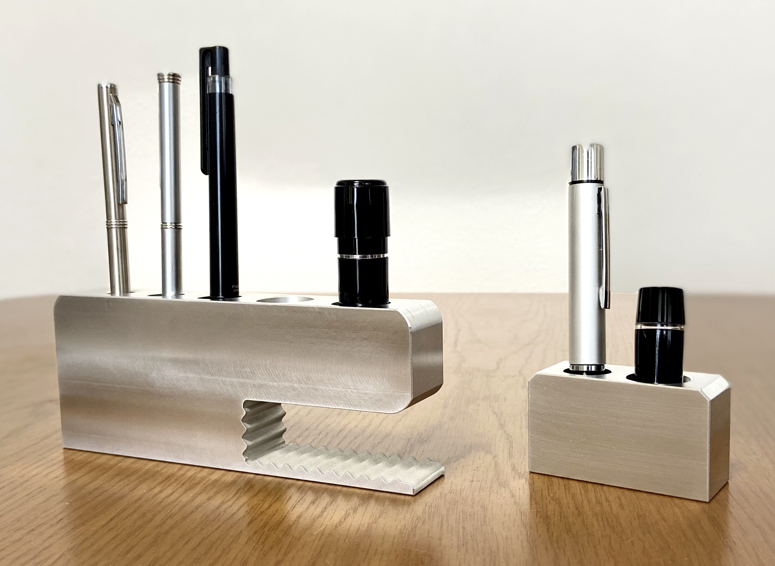 Creema限定 METALIST オリジナル ペンスタンド大・小セット！