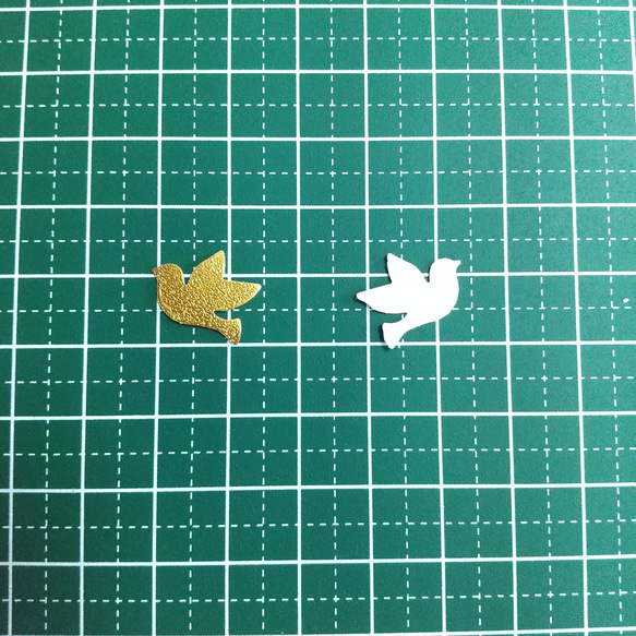 クラフトパン#1412☆60枚　　　メタリック　鳩　フレークシール 5枚目の画像