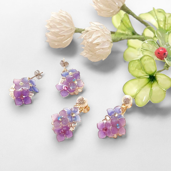 温度で色が変わる？！　☆ゴールド☆ 紫陽花　3輪 イヤリング　ピアス　 2枚目の画像