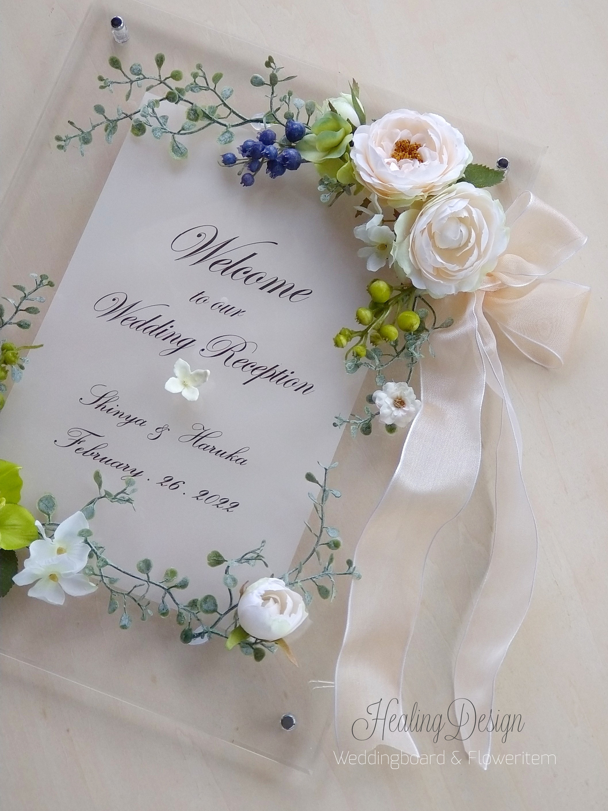 【特集掲載】花のウェルカムボード（クリアー＆ホワイトフラワー）結婚式 ガーデン リゾート 結婚祝  /おしゃれ 人気