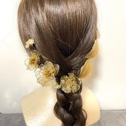 お花のヘッドドレス　ゴールド　～ディップアート～ 1枚目の画像