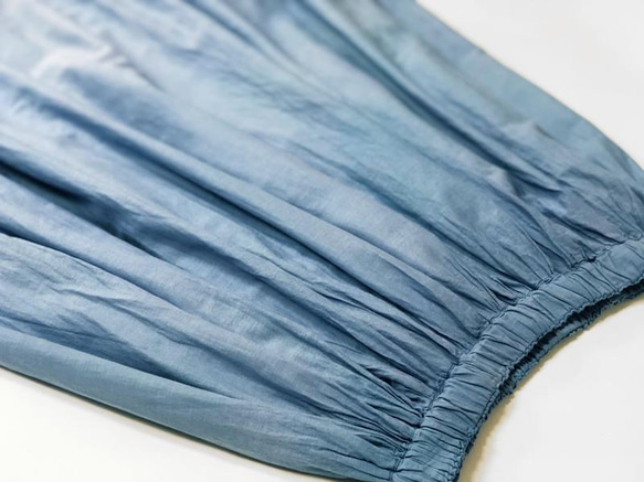 手染めのやわらかインド綿ギャザースカート *sax blue* 1枚目の画像