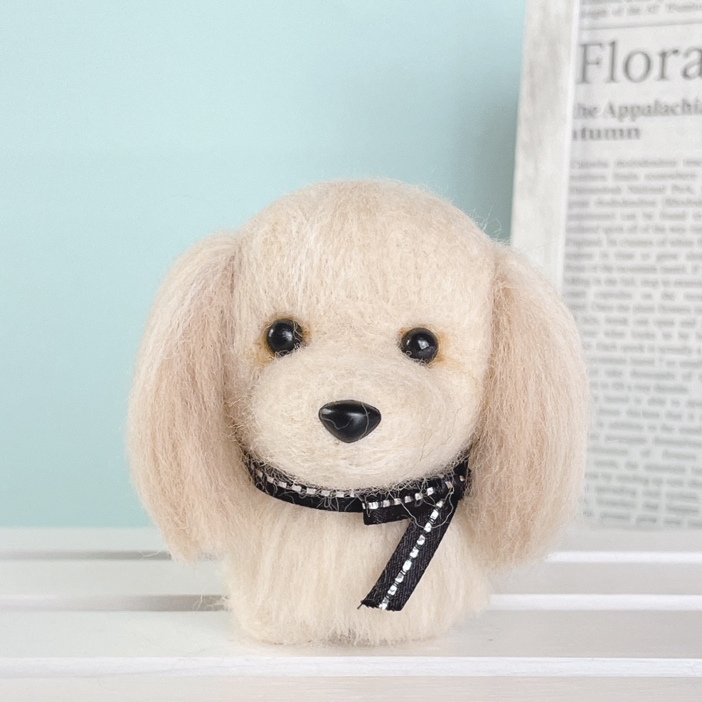 ダックスロング（クリーム）の羊毛フェルト　犬