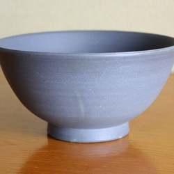 備前焼のご飯茶碗（ブルーグレー、大きめ） 2枚目の画像