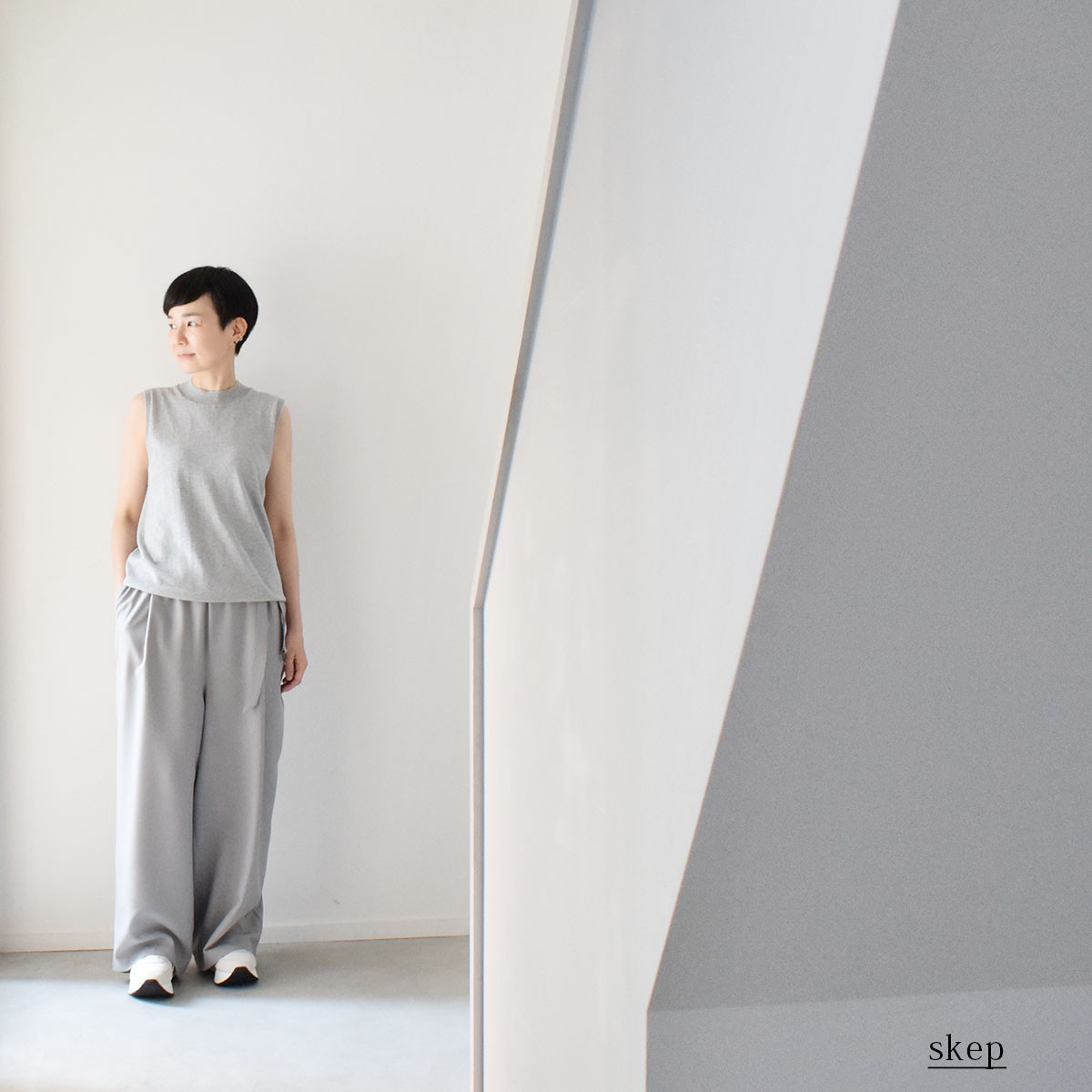 後ろタックワイドパンツ：グレー［PT03LPGY］