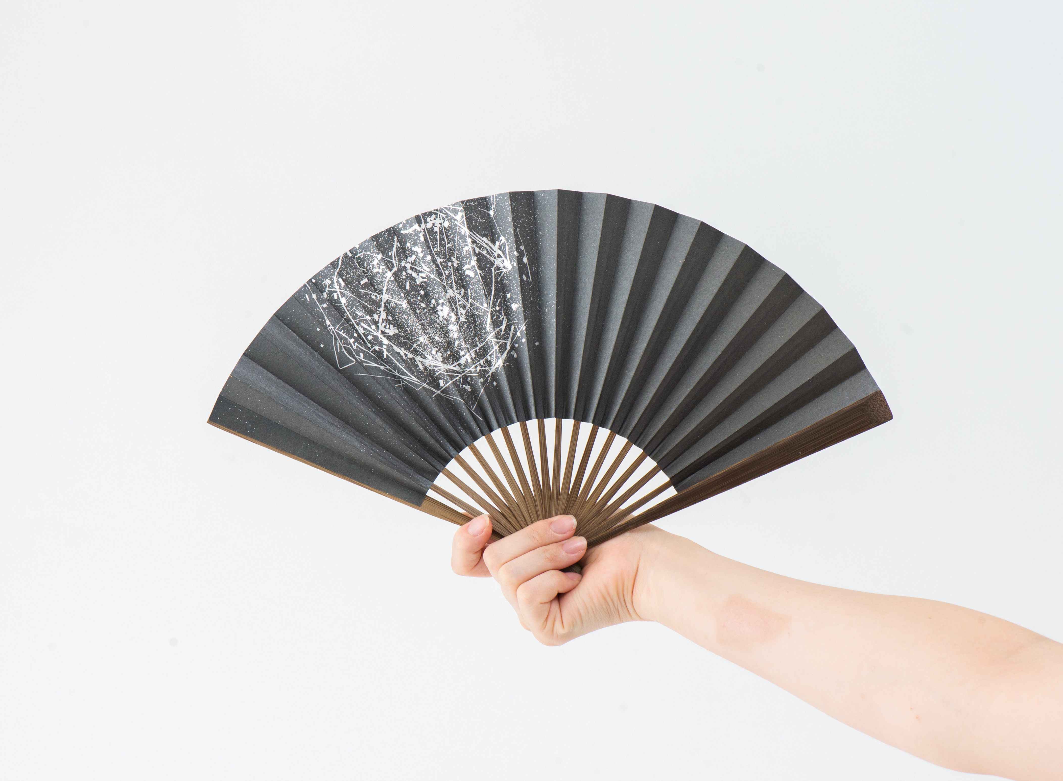 京扇子 箔図 image2 黒 唐木 その他ファッション雑貨 金彩扇子