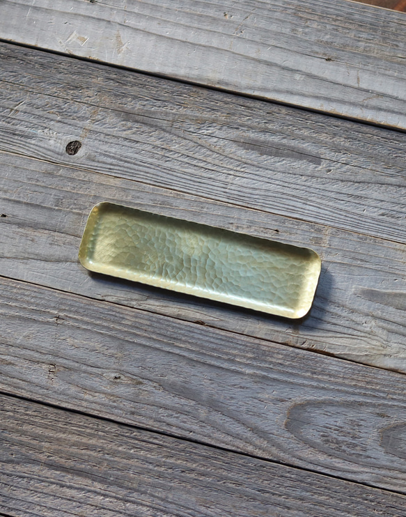 鎚目模様のおしぼり皿　小（真鍮素地） 7枚目の画像