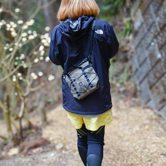 山も旅も日常で。選べるカラー｜ちびハイカーサコッシュ・S/登山・キャンプ・フェス・アウトドア・梅雨対策2025 1枚目の画像
