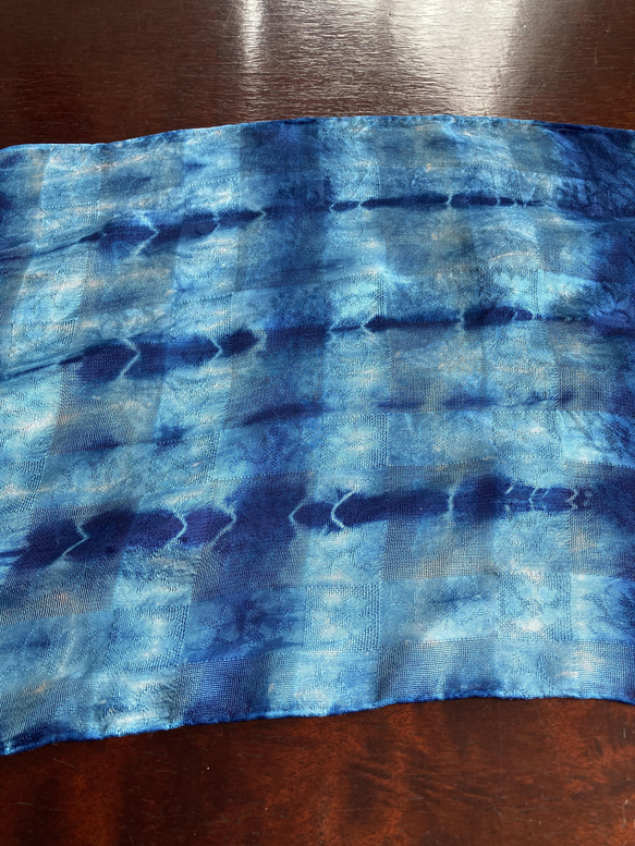 天然藍染　絹スカーフ 4枚目の画像