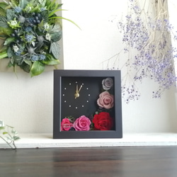 プリザーブドフラワーのフラワー時計　花時計　フレーム　ボックス　お祝い　母の日　誕生日　ギフト　壁掛け　置時計 6枚目の画像