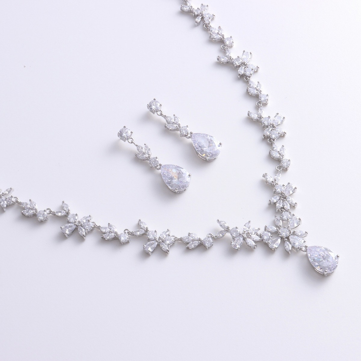 ◇送料無料◇ブライダルアクセサリーセット　ネックレス＆ピアス／イヤリング　シルバー　110623117 5,852円