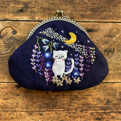 夜空の猫の夢」刺繍ポーチ 【受注制作】 がま口 あきのかぜ 通販
