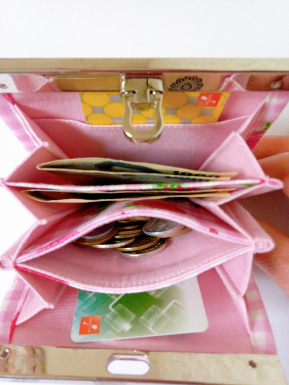 【Lサイズ】 可愛い イチゴモチーフ　ミニ財布 11枚目の画像