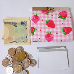 【Lサイズ】 可愛い イチゴモチーフ　ミニ財布 4枚目の画像