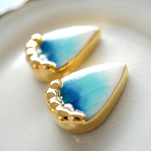 谷川さま専用♡春の予感✾ ピアス イヤリング 九谷焼〉霖雨のあと[金彩]ピアス/イヤリング イヤリング