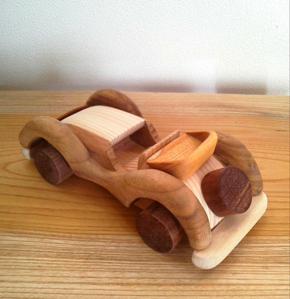 木の車　クラシックカー 4枚目の画像